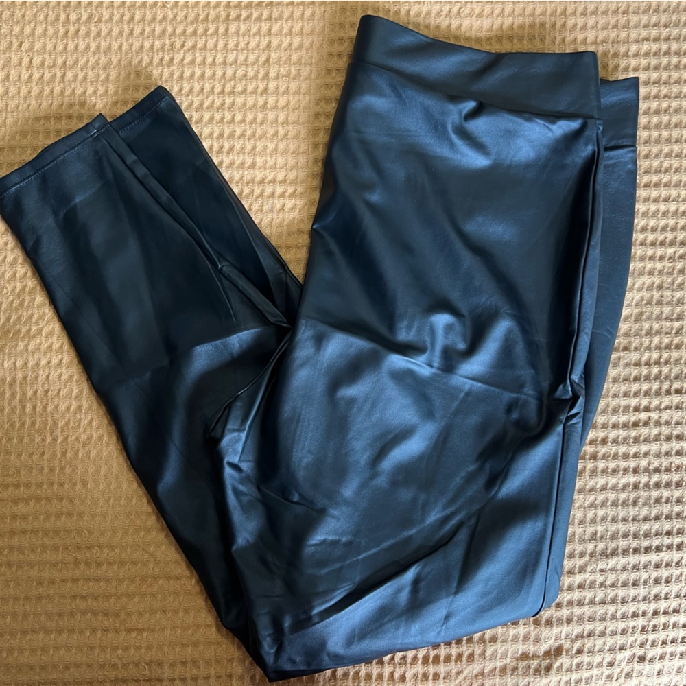 Torrid Faux Leather Leggings Sz 1